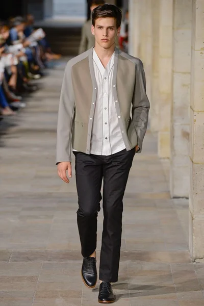 Look 33